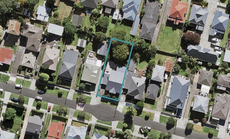 16 Tranmere Road, Sandringham, Auckland - Carousel 1