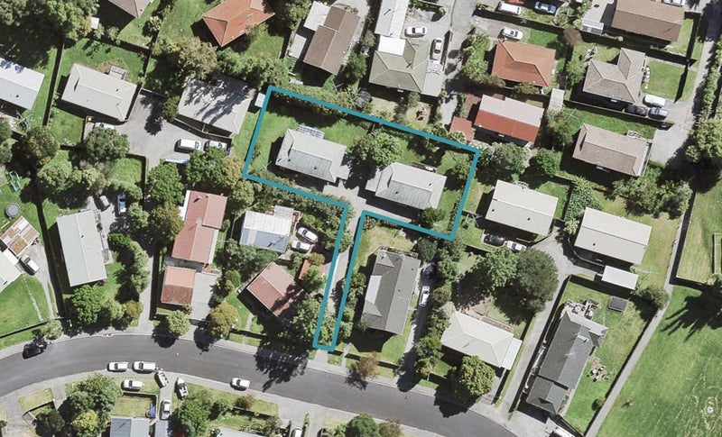 1/18 Maywood Crescent, Glen Eden, Auckland - Carousel 1