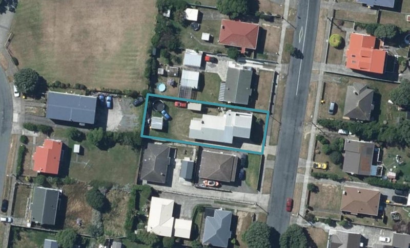 70 Te Pene Avenue, Titahi Bay, Porirua - Carousel 1