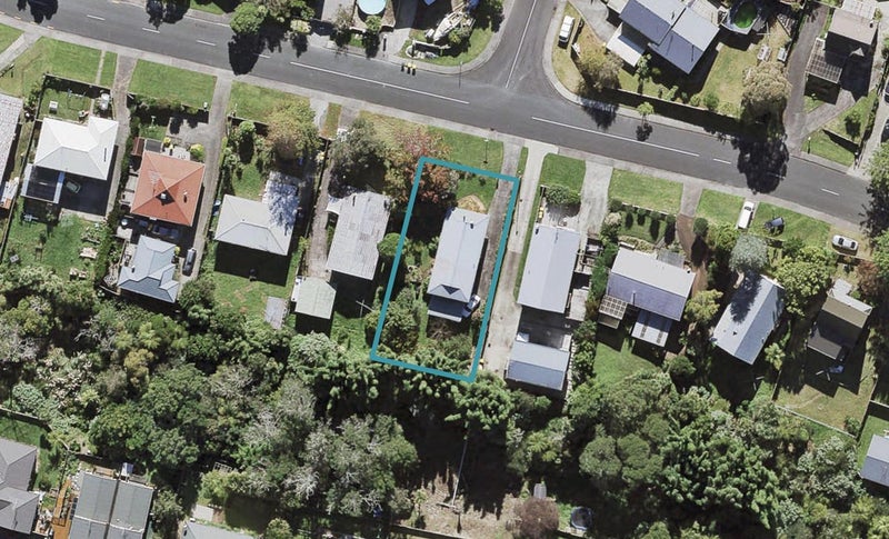77 Kemp Road, Massey, Auckland - Carousel 1