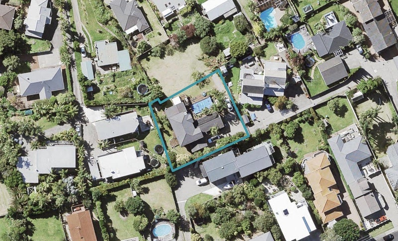 4 Knights Close, Rothesay Bay, Auckland - Carousel 1