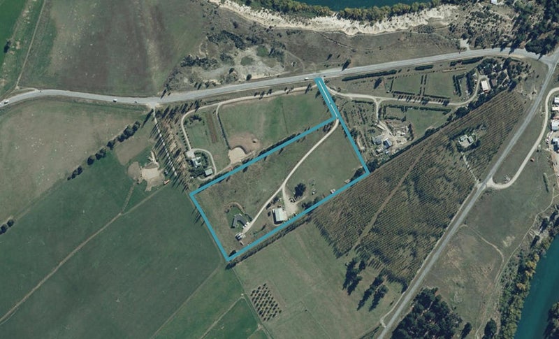 112 Shortcut Road, Wanaka - Carousel 1