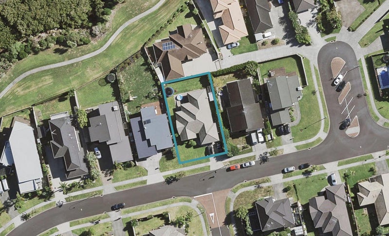 41 Aberdeen Crescent, Wattle Downs, Auckland - Carousel 1