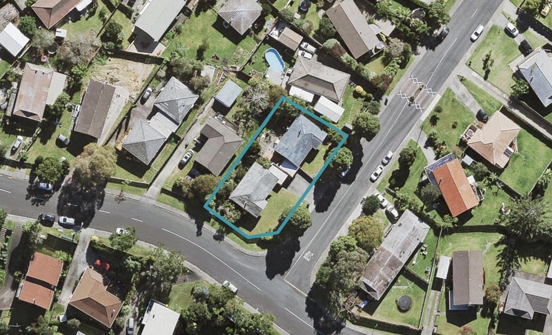 2/2 Spinella Drive, Bayview, Auckland - Carousel 1