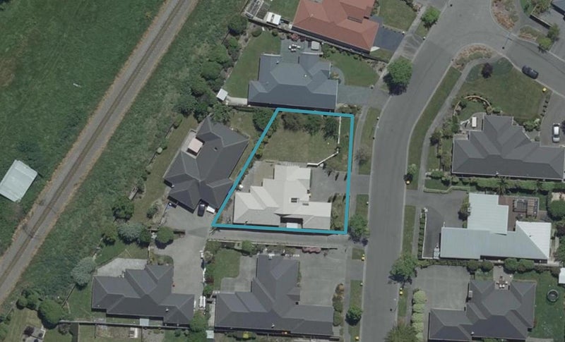 9 Willowview Drive, Redwood, Christchurch - Carousel 1