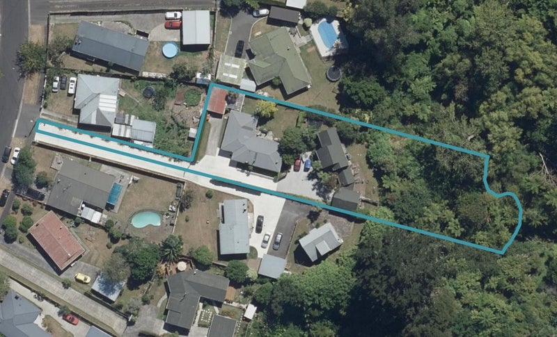90A Lewis Street, Glenview, Hamilton - Carousel 1