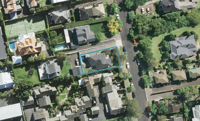 12 Hamilton Road, Herne Bay, Auckland - Carousel 1