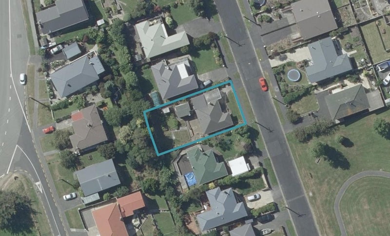7 Elwyn Crescent, Green Island, Dunedin - Carousel 1