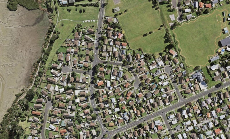 5 Bundena Place, Clendon Park, Auckland - Carousel 1