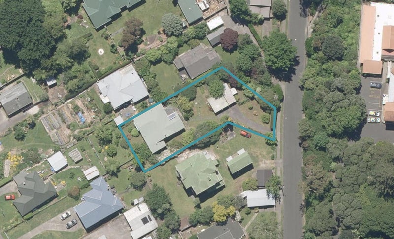 17 Ikitara Road, Whanganui East, Whanganui - Carousel 1