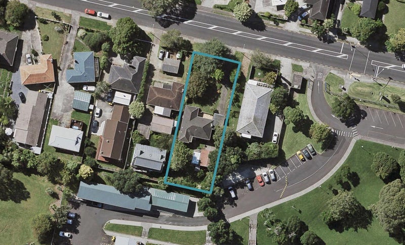 39 Reeves Road, Pakuranga, Auckland - Carousel 1