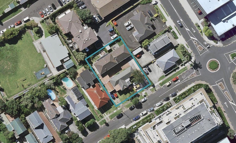 2/19 Huron Street, Takapuna, Auckland - Carousel 1