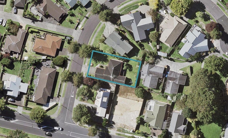 1 Lochend Place, Highland Park, Auckland - Carousel 1