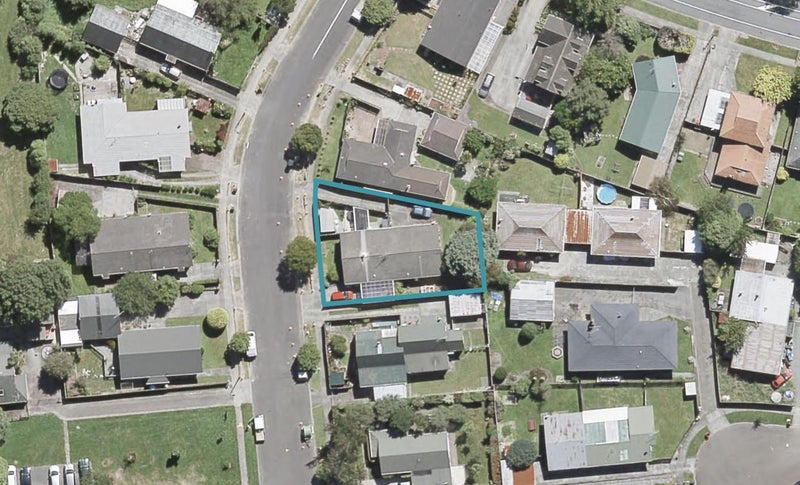 5B Amber Grove, Birchville, Upper Hutt - Carousel 1