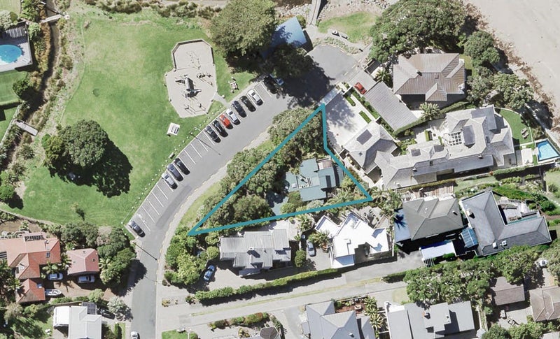 21 Huntly Road, Campbells Bay, Auckland - Carousel 1