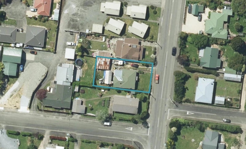 185 Commercial Street, Takaka - Carousel 1