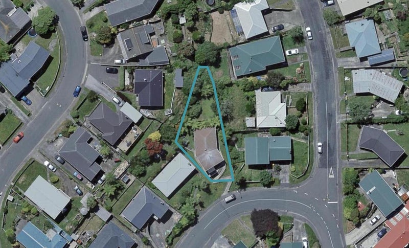 4 Bellringer Crescent, Newlands, Wellington - Carousel 1