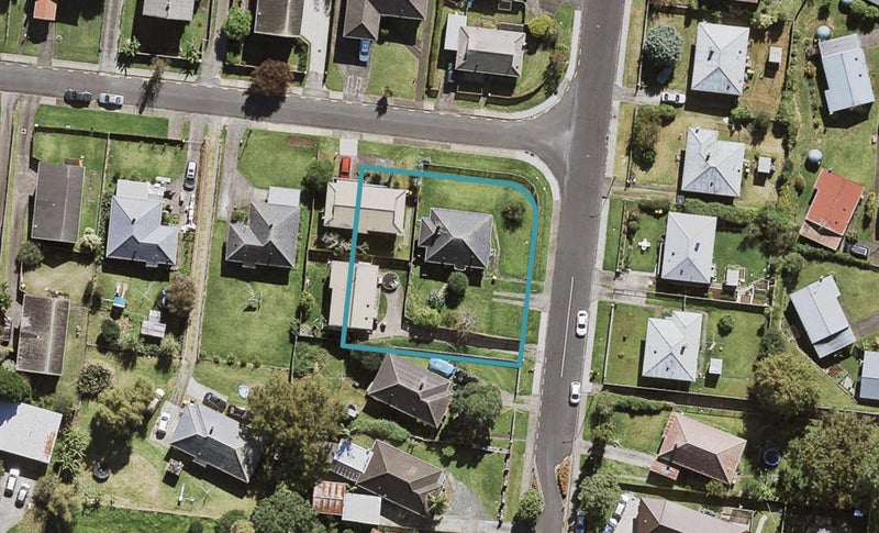 16 Potter Avenue, Northcote, Auckland - Carousel 1