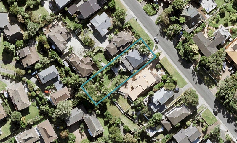 11 Cliff Road, Torbay, Auckland - Carousel 1