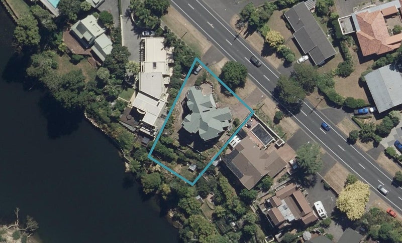 1019 River Road, Queenwood, Hamilton - Carousel 1