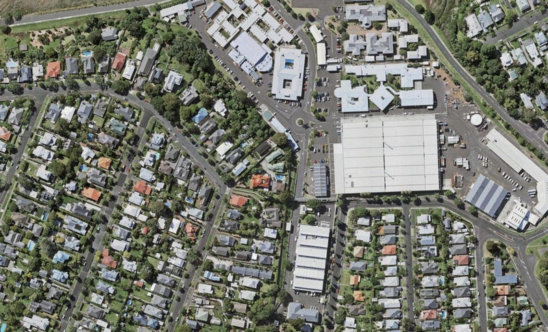 2C Waterview Road, Stanley Point, Auckland - Carousel 1