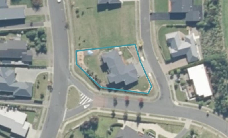 1 Kestrel Lane, Taupo - Carousel 1