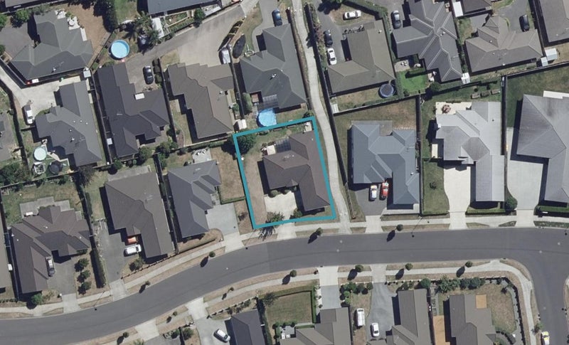 13 Tallentire Crescent, Huntington, Hamilton - Carousel 1