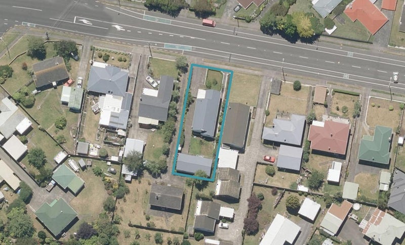37 Fitzherbert Avenue, Springvale, Whanganui - Carousel 1