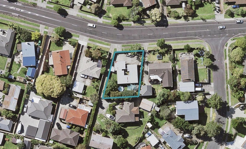 97 Gills Road, Bucklands Beach, Auckland - Carousel 1