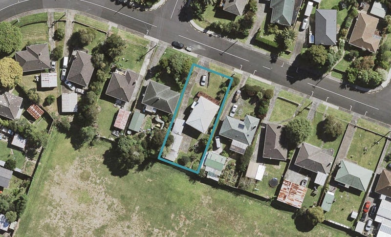 46 Smythe Road, Henderson, Auckland - Carousel 1