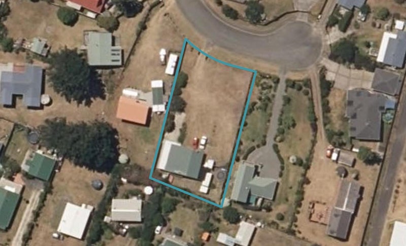 17 Arataki Grove, Waitarere Beach, Levin - Carousel 1