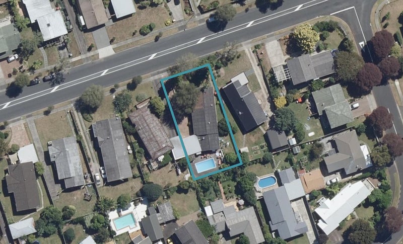 48 Glen Lynne Avenue, Queenwood, Hamilton - Carousel 1