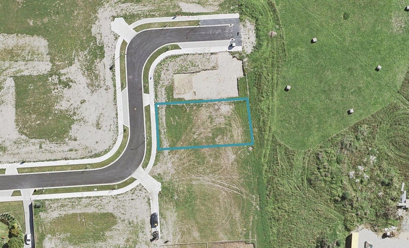28 Raymond Grace Avenue, Huapai, Kumeu - Carousel 1