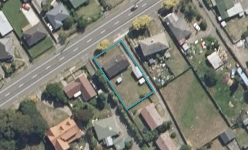 151 High Street, Bulls - Carousel 1