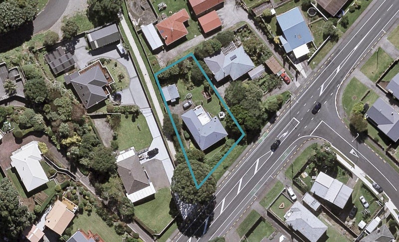 106 South Road, Blagdon, New Plymouth - Carousel 1