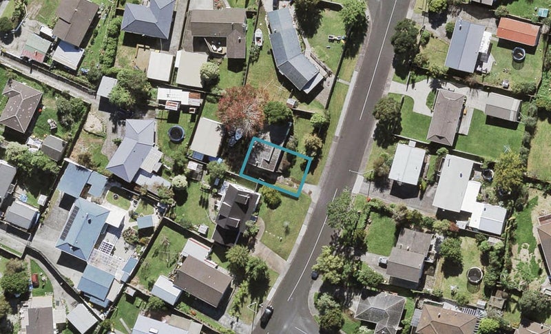33A Fitzherbert Avenue, West Harbour, Auckland - Carousel 1