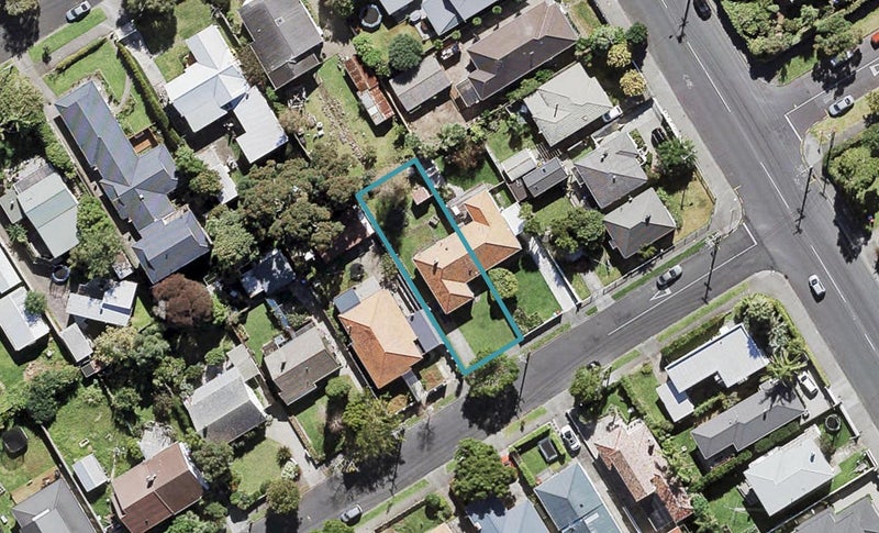 5 Humariri Street, Point Chevalier, Auckland - Carousel 1