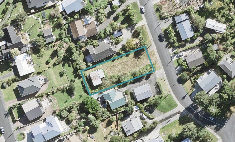 10 Maori Hut Road, Red Beach, Red Beach - Carousel 1