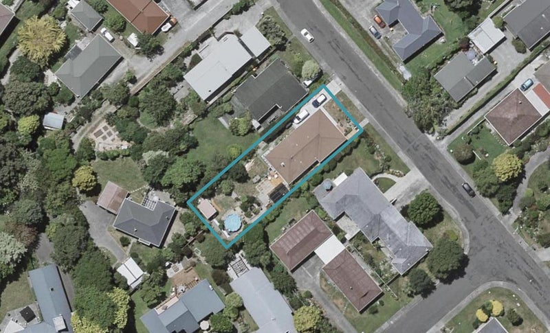 16 Fleetwood Grove, Waikanae, Waikanae - Carousel 1