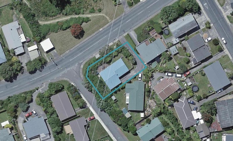 58 Horokiwi Road West, Newlands, Wellington - Carousel 1