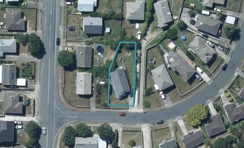 3 Penguin Grove, Waitangirua, Porirua - Carousel 1