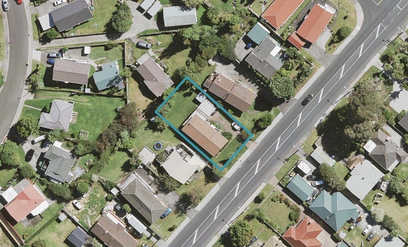 89 Seymour Road, Sunnyvale, Auckland - Carousel 1