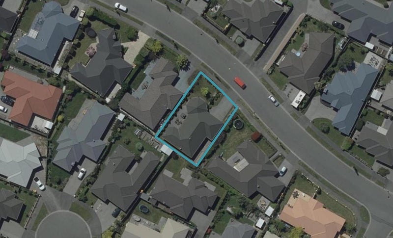 11 Burbank Drive, Aidanfield, Christchurch - Carousel 1