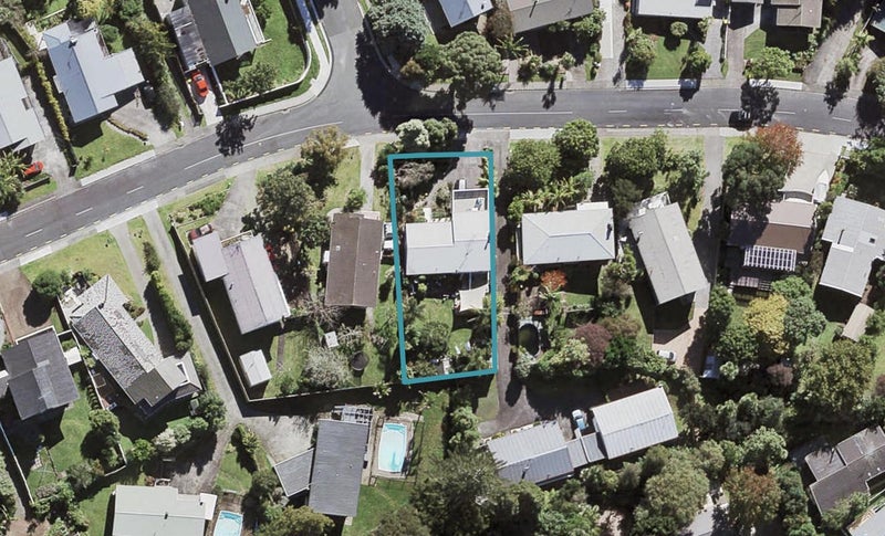 43 McDowell Crescent, Hillcrest, Auckland - Carousel 1