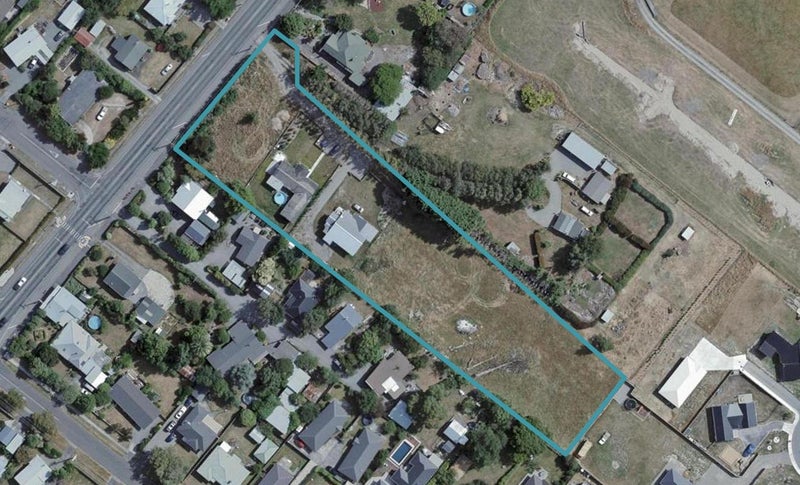 427 High Street South, Carterton, Carterton - Carousel 1