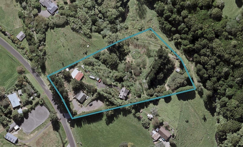 19 Hadley Drive, Ridgewood, New Plymouth - Carousel 1