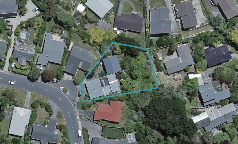 15 Chorley Grove, Churton Park, Wellington - Carousel 1