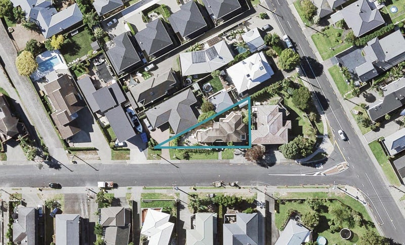 48 Devon Road, Bucklands Beach, Auckland - Carousel 1