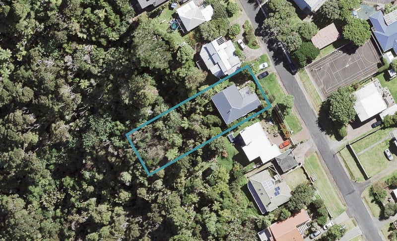7 Lookout Drive, Laingholm, Auckland - Carousel 1
