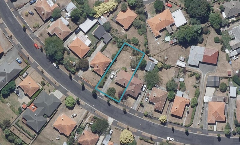 75 Jellicoe Drive, Hamilton East, Hamilton - Carousel 1
